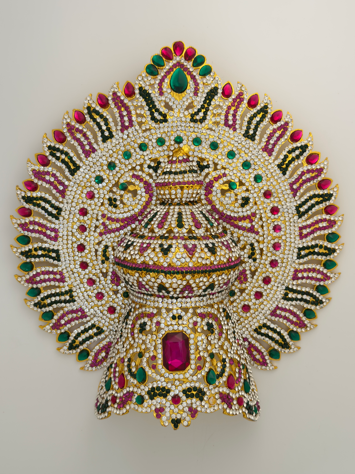 Crown (Kireetam)